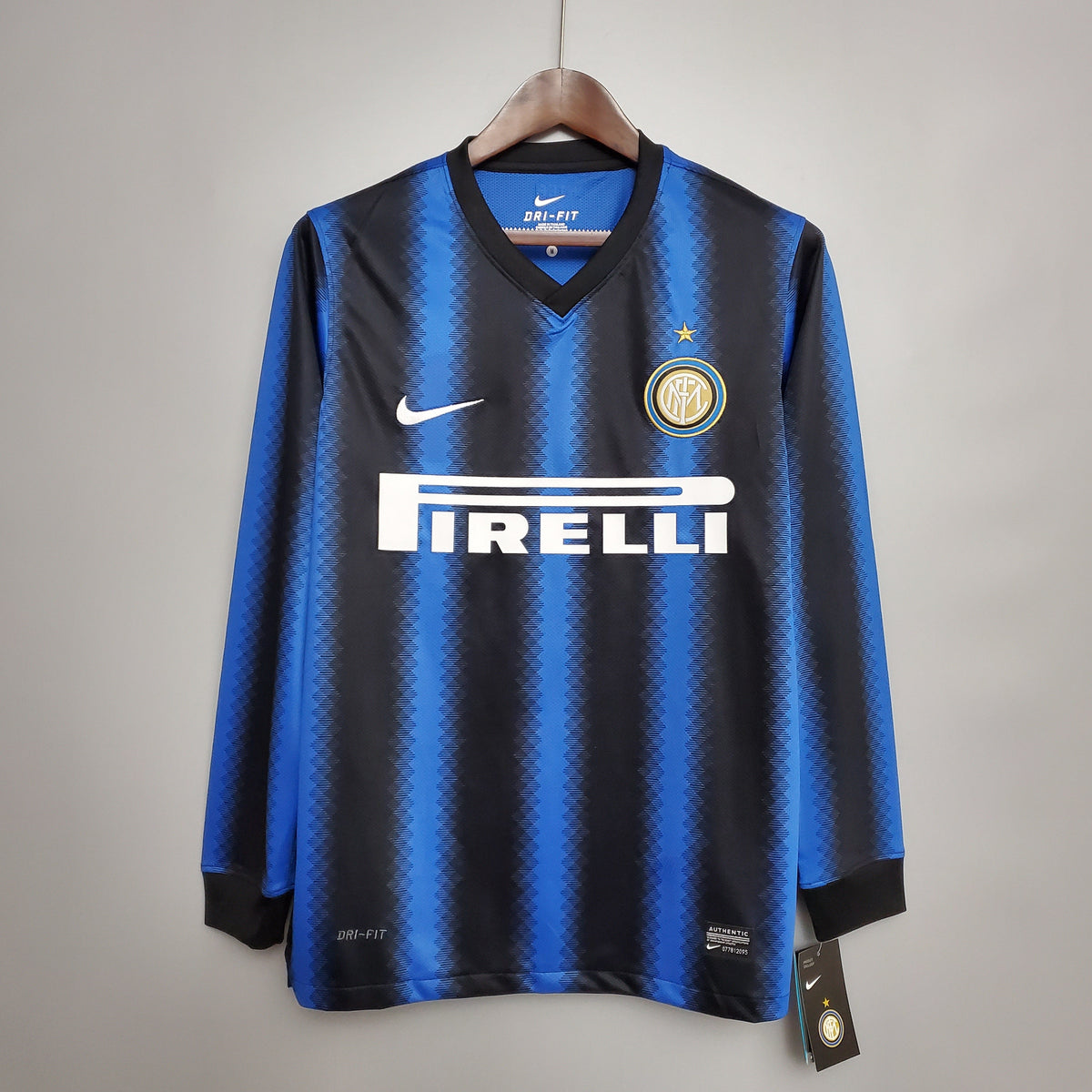 Camisa Inter de Milão Titular 10/11 - Versão (Retrô) Manga Comprida