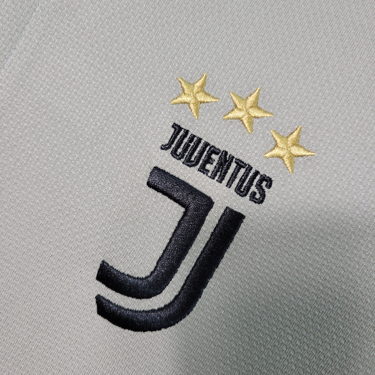 Camisa Juventus Reserva 18/19 - Versão (Retrô)