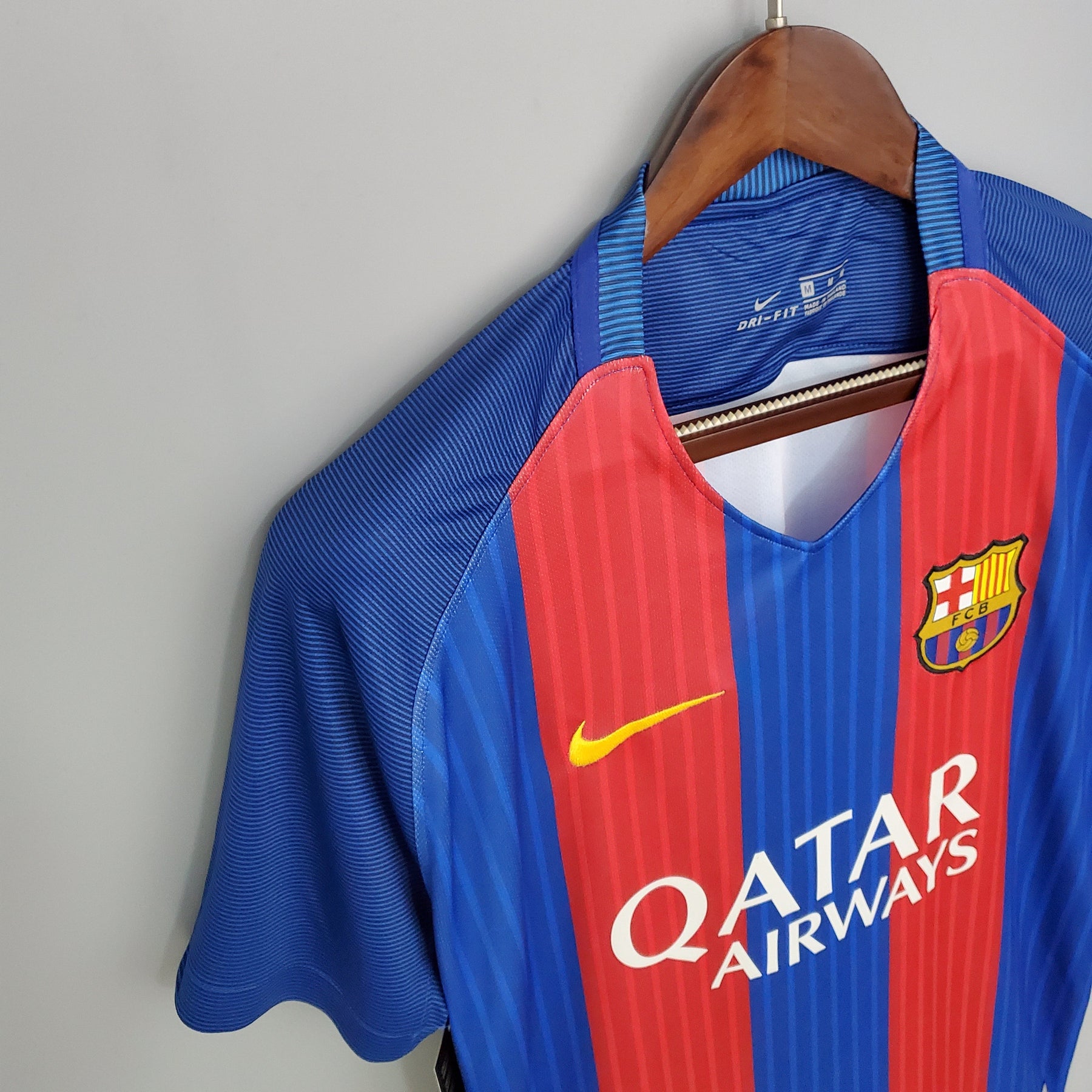 Camisa Barcelona Titular 16/17 - Versão (Retrô)