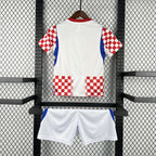 Kit Infantil Croácia 2026 Home