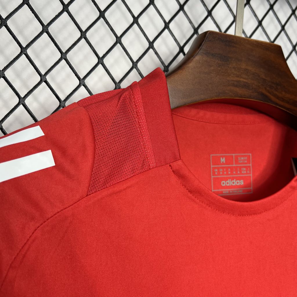 Camisa Manchester United Treino 24/25 - Versão (Torcedor) Masculina