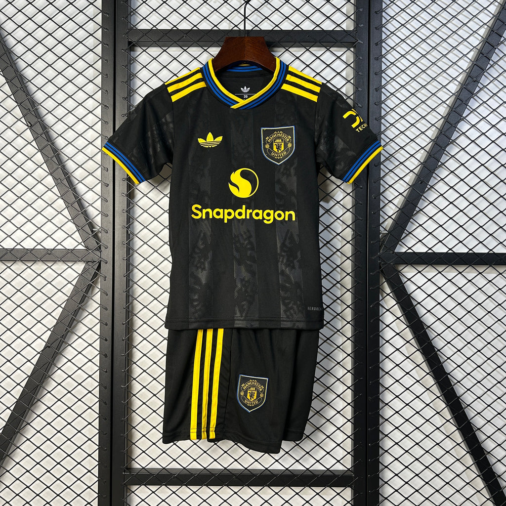 Kit Infantil Manchester United 25/26 Third