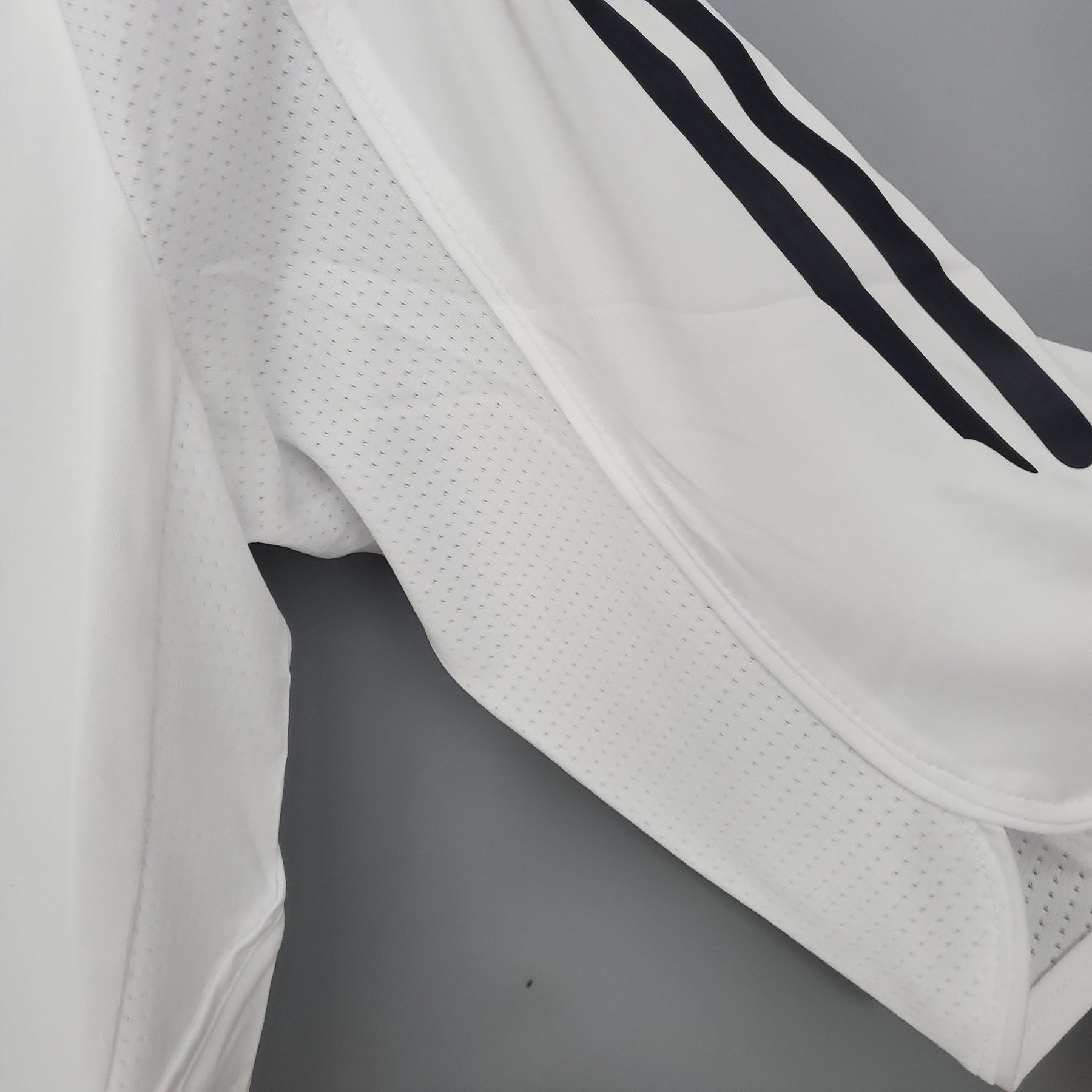 Camisa Real Madrid Titular 05/06 - Versão (Retrô)