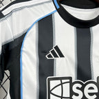Kit Infantil Newcastle 25/26 Home