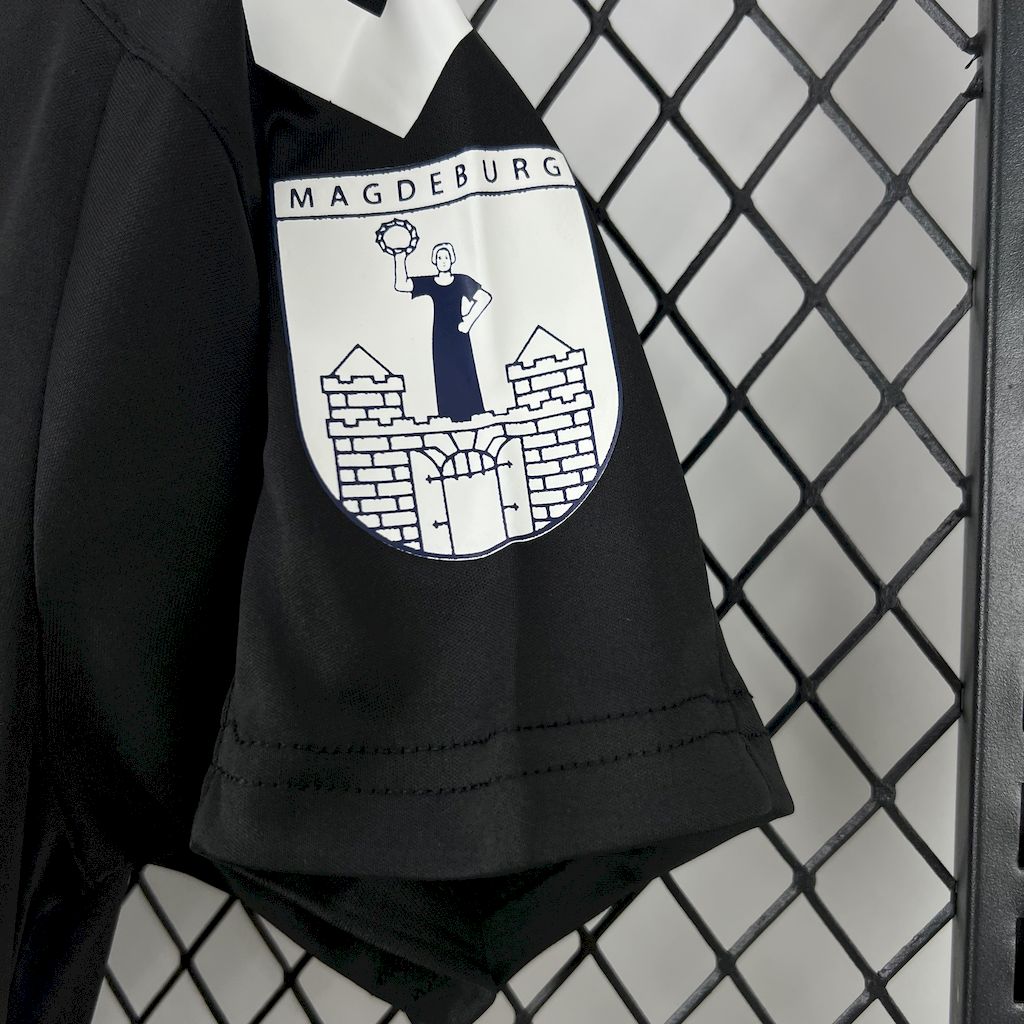 Camisa FC Magdeburg Black Edição-Comemorativa 24/25 - (Torcedor) Masculina