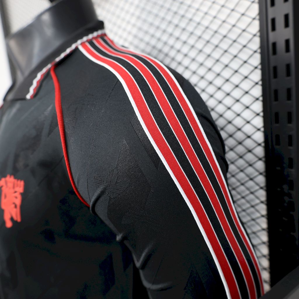 Camisa Manchester United Edição-Especial Adidas 25/26 - Versão (Jogador) Manga Comprida