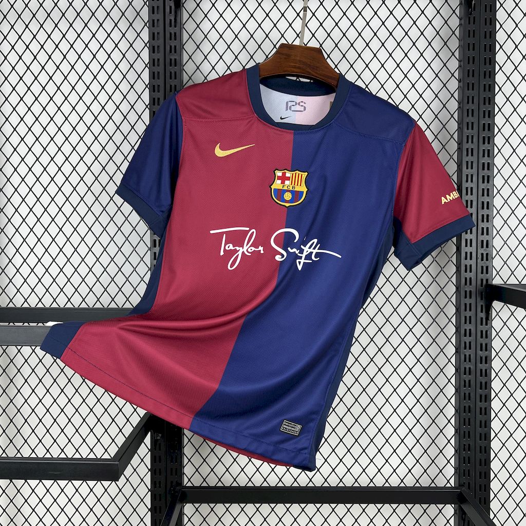 Camisa Barcelona 24/25 Home (Taylor Swift) - (Torcedor)