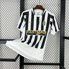 Camisa Juventus Home 02/03 - Versão (Retrô)