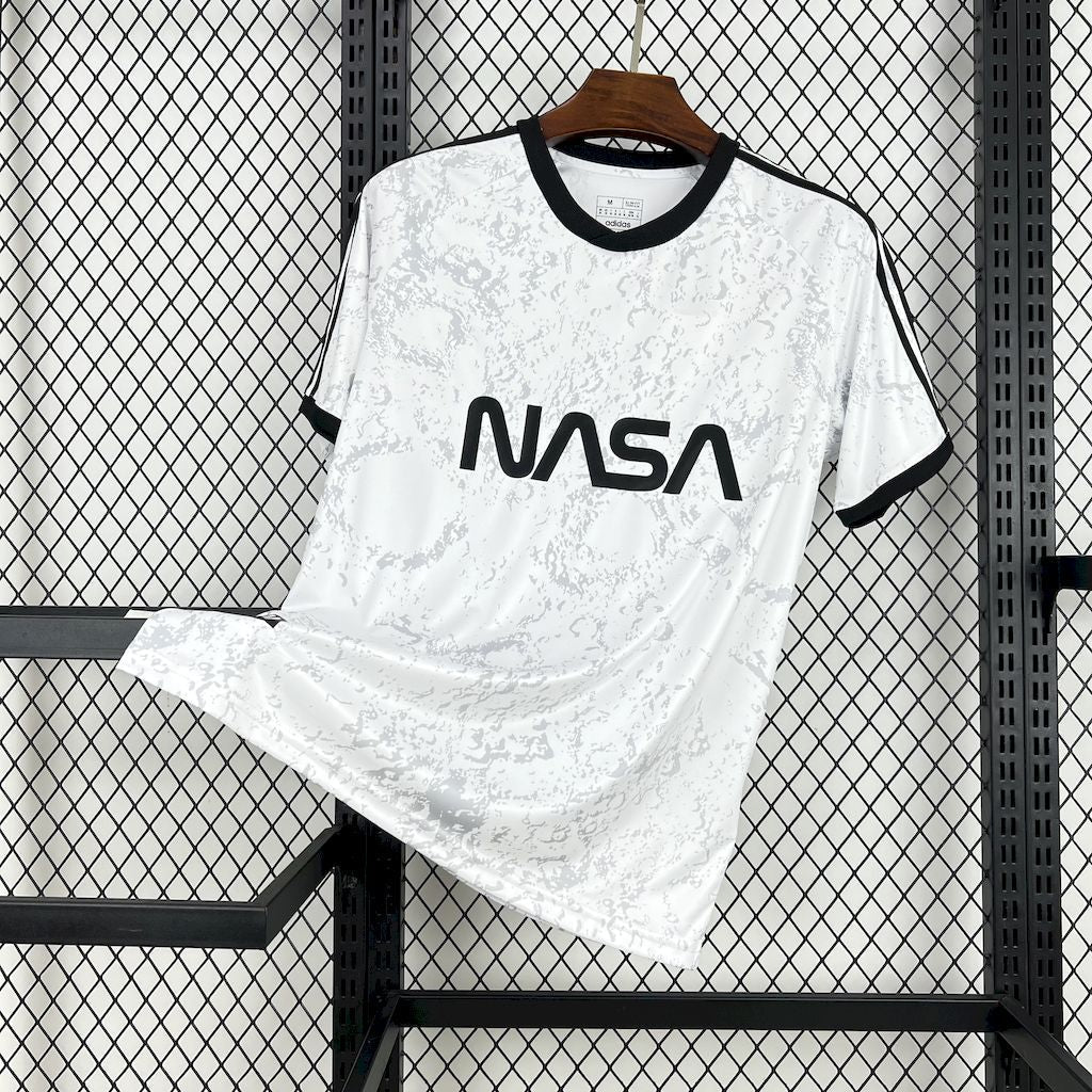 Camisa Juventus Nasa-Inspired Lifestyle Collection 24/25 - (Torcedor) Masculina