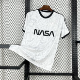 Camisa Juventus Nasa-Inspired Lifestyle Collection 24/25 - (Torcedor) Masculina
