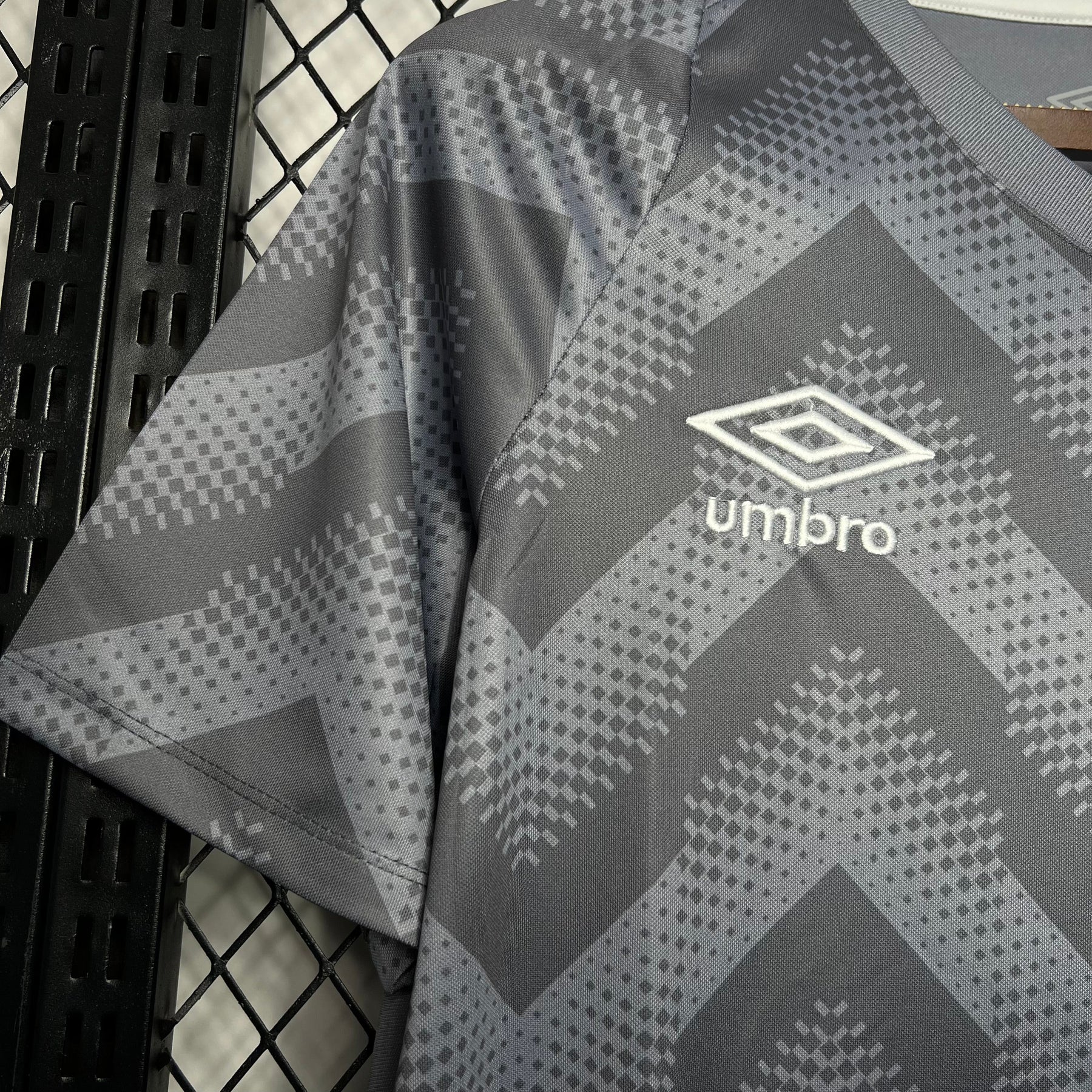 Camisa Santos Treino 24/25 - Umbro (Torcedor) Masculina