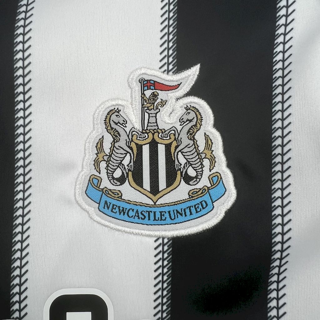 Kit Infantil Newcastle 25/26 Home