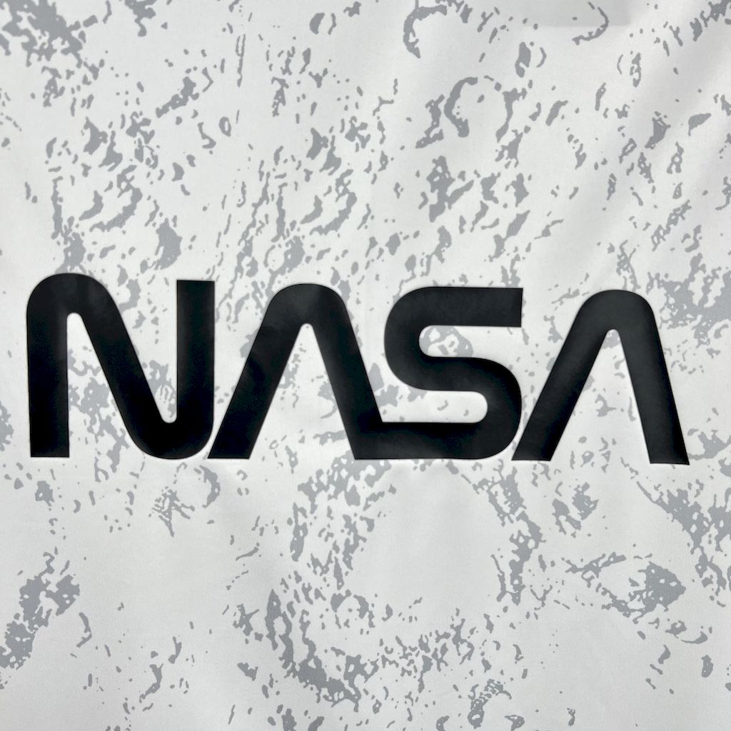 Camisa Juventus Nasa-Inspired Lifestyle Collection 24/25 - (Torcedor) Masculina