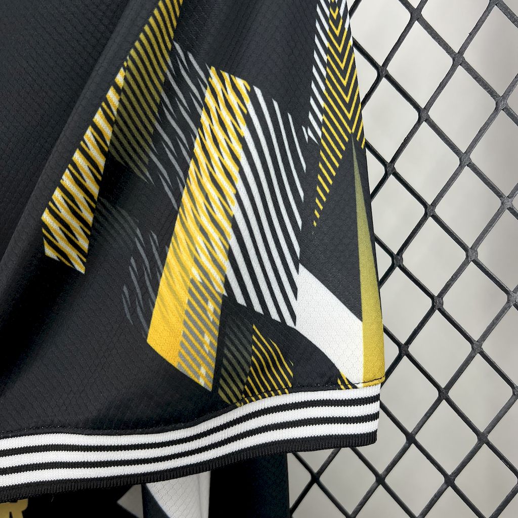 Camisa Real Madrid Edição-Especial 25/26 - (Torcedor) Masculina