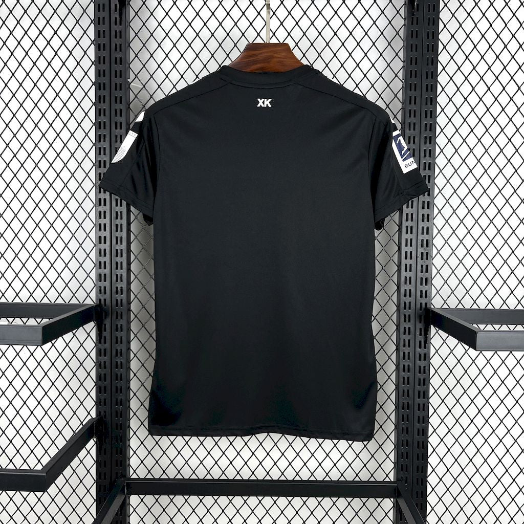 Camisa FC Magdeburg Black Edição-Comemorativa 24/25 - (Torcedor) Masculina