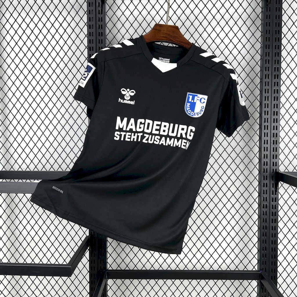 Camisa FC Magdeburg Black Edição-Comemorativa 24/25 - (Torcedor) Masculina